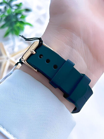 U.S.POLO ASSN Silikon Kordon 3 Atm Suya Dayanıklı Spor Kadın Kol Saati U.SPA.2101.B5