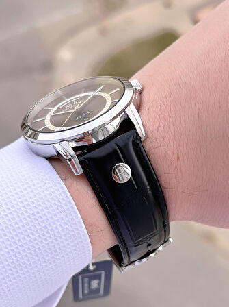 Romanson Sapphire Camlı Deri Kordon Takvimli Kadran 5Atm Suya Dayanıklı Erkek Kol Saati AG1632.03