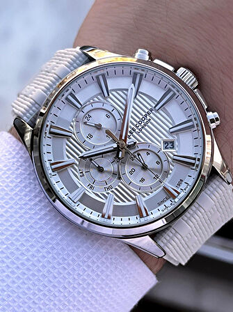 Lee Cooper Silikon Kordon İç Fonksiyonları Aktif 5 Atm Suya Dayanıklı Erkek Kol Saati ELC.08183.366