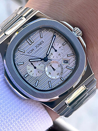 Tom Jones Çelik Kordon 3 Atm Suya Dayanıklı 2 Yıl Garantili Erkek Kol Saati+Bileklik TJE1.10044.1