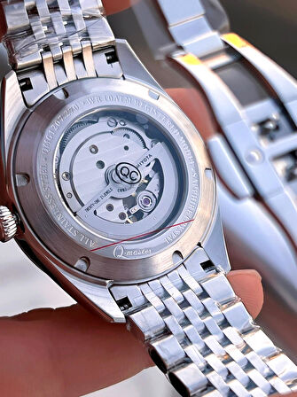 Quantum Otomatik Mekanizma Sapphire Cizilmez Cam Çelik Kordon 10 Atm Erkek Kol Saat EMG.1207.270