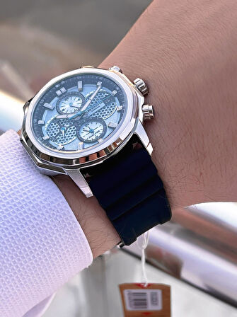 Lee Cooper İtalyan Tasarım Bileklik Hediyeli Silikon Kordon 5 Atm Erkek Kol Saati ELC.08238.301