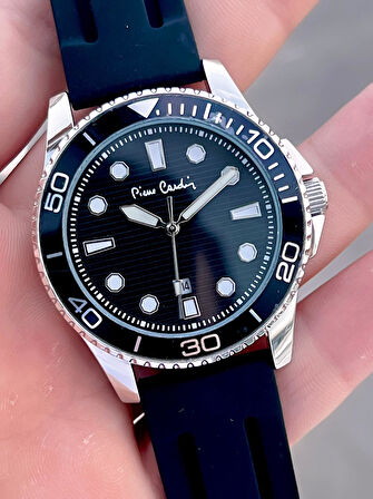 Pierre Cardin Silikon Kordon 2 Yıl Garantili 3 Atm Suya Dayanıklı Erkek Kol Saati PP.800311F01