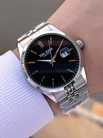 Tom Jones Bileklik Hediyeli Çelik Kordon 3 Atm Suya Dayanıklı 2 Yıl Garantili Erkek Kol Saati 10088.2