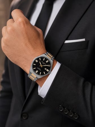 Lee Cooper 2 Yıl Garantili Takvimli Kadran Bileklik Hediyeli  Erkek Kol Saati E8325.250