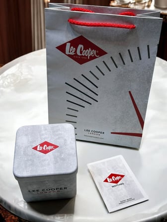 Lee Cooper 2 Yıl Garantili Takvimli Kadran Bileklik Hediyeli  Erkek Kol Saati E8325.250