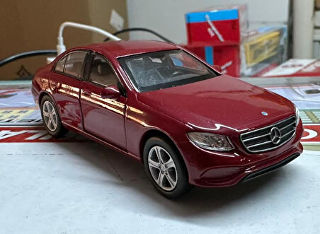 Oyuncak Metal Model Araba 1/36 Çek Bırak Mercedes Benz E Class Kırmızı