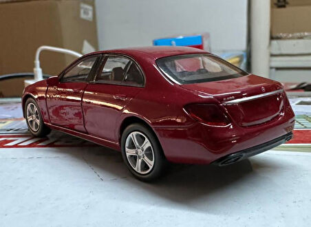 Oyuncak Metal Model Araba 1/36 Çek Bırak Mercedes Benz E Class Kırmızı