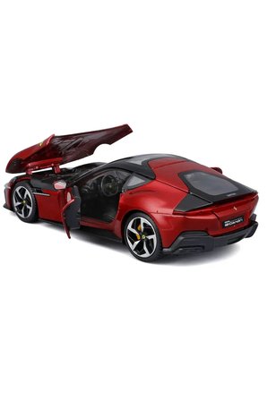 BURAGO 1/24 FERRARI 12 CILINDIRI