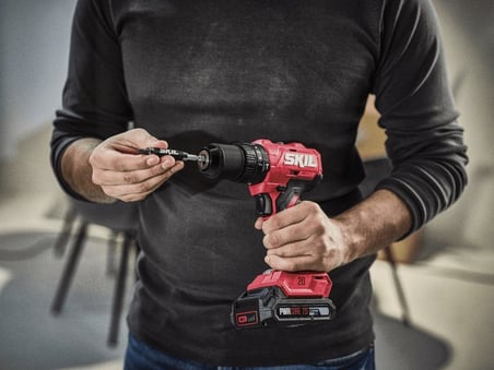 SKIL POWERTOOLS 3021HA AKÜLÜ DARBELİ MATKAP VİDALAMA ÇANTALI SET
