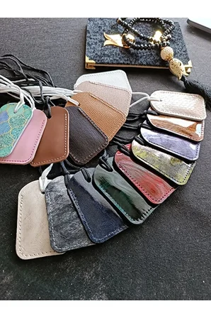 Kayı Dörtgen Cevşen Dualı Kolye Muska Hakiki Deri Parlak Desenli