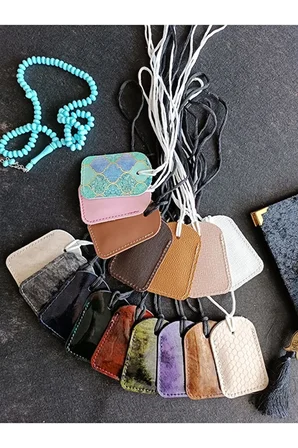 Kayı Dörtgen Cevşen Dualı Kolye Muska Hakiki Deri Parlak Desenli