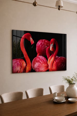 Pembe Flamingolar – Siyah Fonlu Renkli Flamingo Kuşları Modern Dekoratif Cam Tablo
