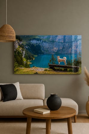 Dağ Gölü ve Köpek Manzaralı Tablo – Doğa Temalı Dekoratif Duvar Tablosu