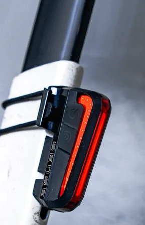 MOON CERBERUS SENSE 150 LM USB ARKA FAR