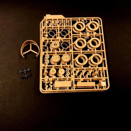 Meng 1/35 İngiliz RR Zırhlı Araç (1914-1920) Maketi Gri