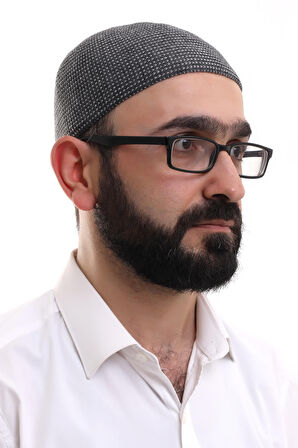 Siyah Kışlık Nokta Desenli Orlon Namaz Takkesi