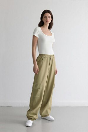 DeFacto Coool Jogger Pantolon Gabardin Kumaş Normal Bel Basic Düz Kargo Cepli B0454AX24SPKH461