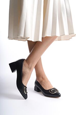 Kadın Katra Siyah deri Kare Toka Detaylı 4 Cm Kalın Topuklu Klasık Ayakkabı