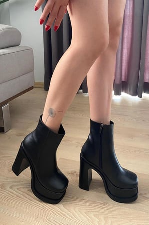 Kadın Sidney Siyah Cilt 12 cm Platform Topuklu Fermuarlı Bot