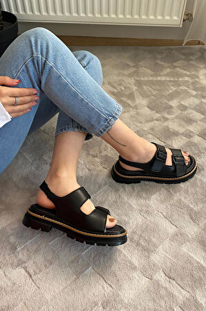 Kadın Merlin Siyah Çift Bantlı Vardola Deyatlı  Kalın Taban Ortopedik  Sandalet  K-110