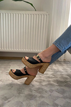 Kadın Rina Siyah 10 cm Platfom Topuklu Mantar Taban Terlik & Sandalet K-840