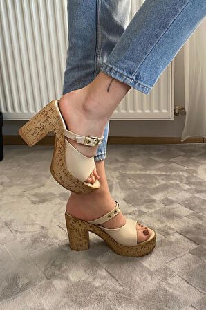 Kadın Rina Bej 10 cm Platfom Topuklu Mantar Taban Terlik & Sandalet K-840