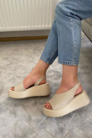 Kadın Mambo Bej Dolgu Tabanlı Sandalet
