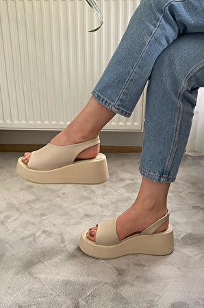 Kadın Mambo Bej Dolgu Tabanlı Sandalet