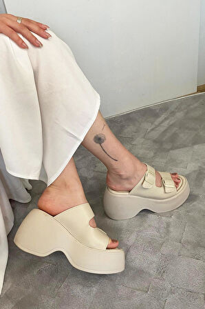 Kadın Oliver Bej İki Tokalı Kalın Taban Ortopedik Sandalet K-3040