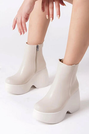 Kadın Celsi Krem Cilt Yandan Fermuarlı 9 cm Yüksek Dolgu Topuklu Mevsimlik Kadın Kısa Bot Bootie