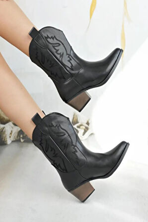 Kadın Doly Siyah Deri Nakışlı 5 cm Topuklu Kovboy Bot