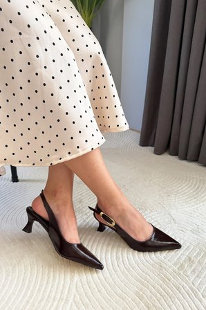 Kadın Flow Kahve Rugan Sivri Burunlu Kısa 5 cm Topuklu Rahat Şık Arkası Acık Stiletto Ayakkabı