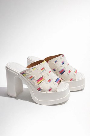 Preshley Dolgu Topuklu Ayakkabı Beyaz Tekstil 12 cm 4.5 cm Platform Yüksekliği