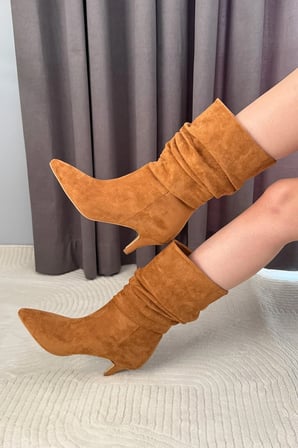 Kadın Donna Taba Süet Körüklü Sivri Burun 6 Cm Çivi Topuklu Kısa Çizme