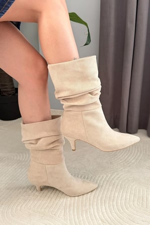 Kadın Donna Bej Süet Körüklü Sivri Burun 6 Cm Çivi Topuklu Kısa Çizme