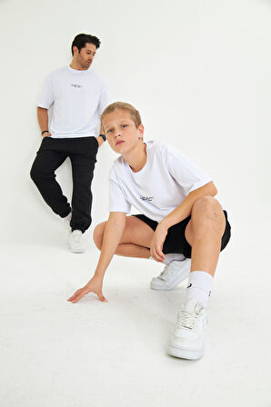Arka Baskılı Minimalist Yüz Desenli %100 Pamuk Beyaz Oversize Unisex Çocuk Tişört