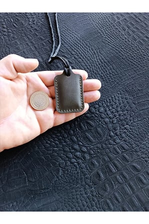 Küçük Dörtgen Cevşen Dualı Kolye Muska Hakiki Deri