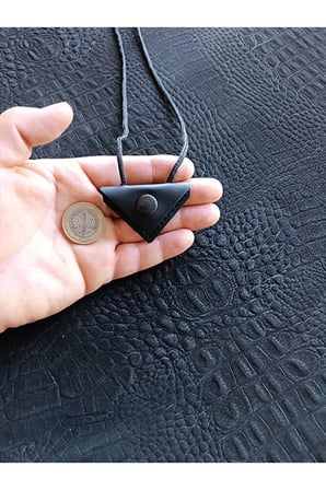 Mini Cevşen Dualı Kolye Muska Hakiki Deri El Yapımı Üçgen