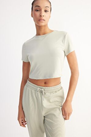 DeFactoFit Crop Bisiklet Yaka Basic Düz Sporcu Kısa Kollu Tişört D7295AX25SPKH513