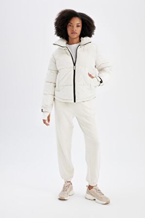 DeFactoFit Su İtici Dik Yaka Fermuarlı Cepli Şişme Mont