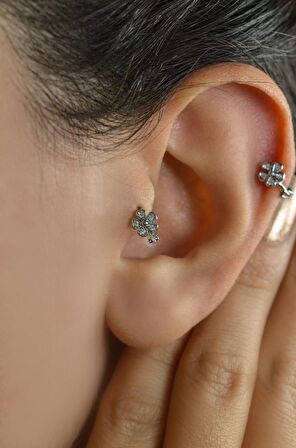 Mini Çiçek Tragus Piercing Helix Kıkırdak Gümüş Renk