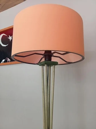 KÖŞE AYDINLATMA-AHŞAP LAMBADER-TURUNCU BAŞLIK-ORMAN YEŞİLİ