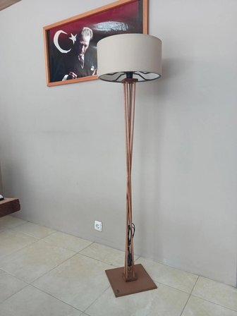 AHŞAP AYAKLI LAMBADER-KOYU MEŞE-BEJ-3 M ANAHTARLI KABLO