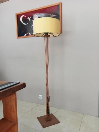 SARI BAŞLIK- KOYU MEŞE AHŞAP LAMBADER-KÖŞE AYDINLATMA