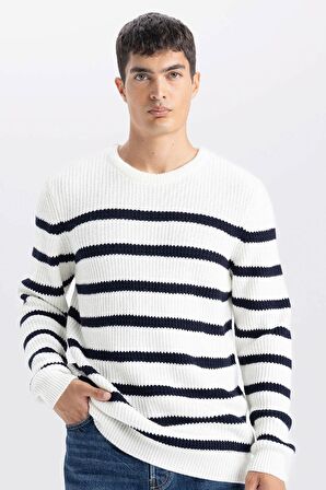 DeFacto Standart Fit Normal Kesim Bisiklet Yaka Çizgili Triko Kazak B0546AX24WNER100