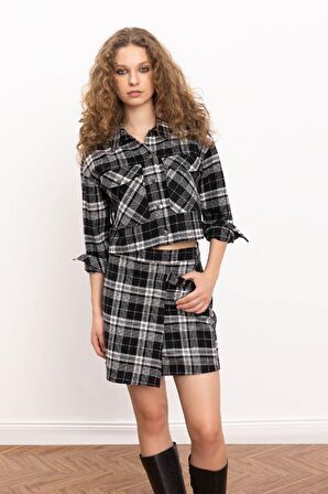 DeFacto Coool Oversize Geniş Kalıp Crop Cepli Kalın Flanel Uzun Kollu Ceket Gömlek D7914AX24AUBK27