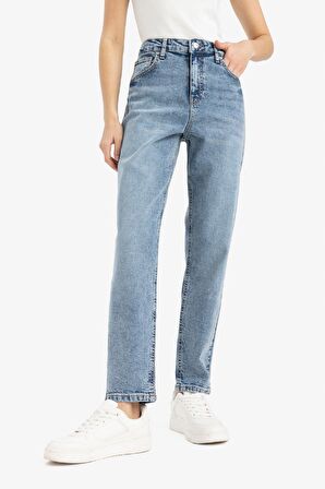 DeFacto Lina Comfort Mom Normal Bel Düz Paça Jean Kar Yıkamalı Pantolon D8209AX25SPNM28