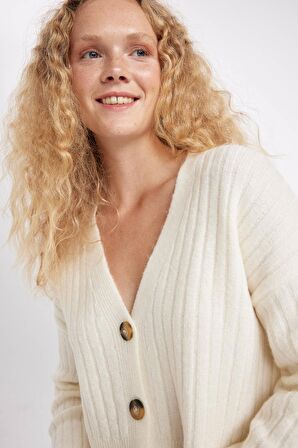 DeFacto Regular Fit V Yaka Basic Düz Düğmeli Triko Hırka R1389AZ24WNER103