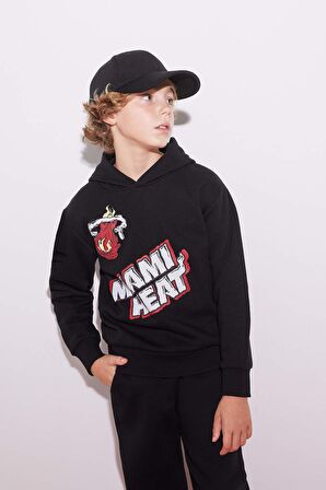 DeFacto Erkek Çocuk NBA Miami Heat Kapüşonlu Kalın Sweatshirt B4799A823WNBK81